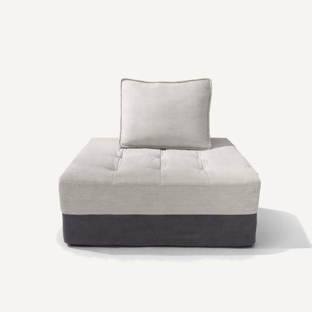 B-015 Bi-Fold Lounge Chair, front view